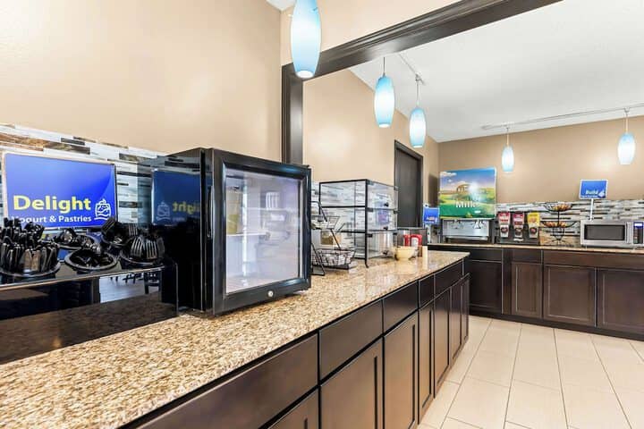 Breakfast area
